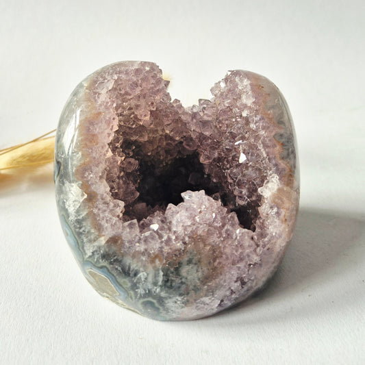 Amethist Geode Freeform met Blauwe Agaat Patronen – 451 g