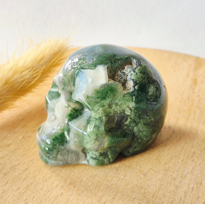 Mosagaat Skull Carving #7 | 5–6 cm Geslepen Edelsteen