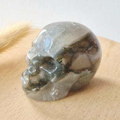 Mosagaat Skull Carving #9 | 5–6 cm Geslepen Edelsteen