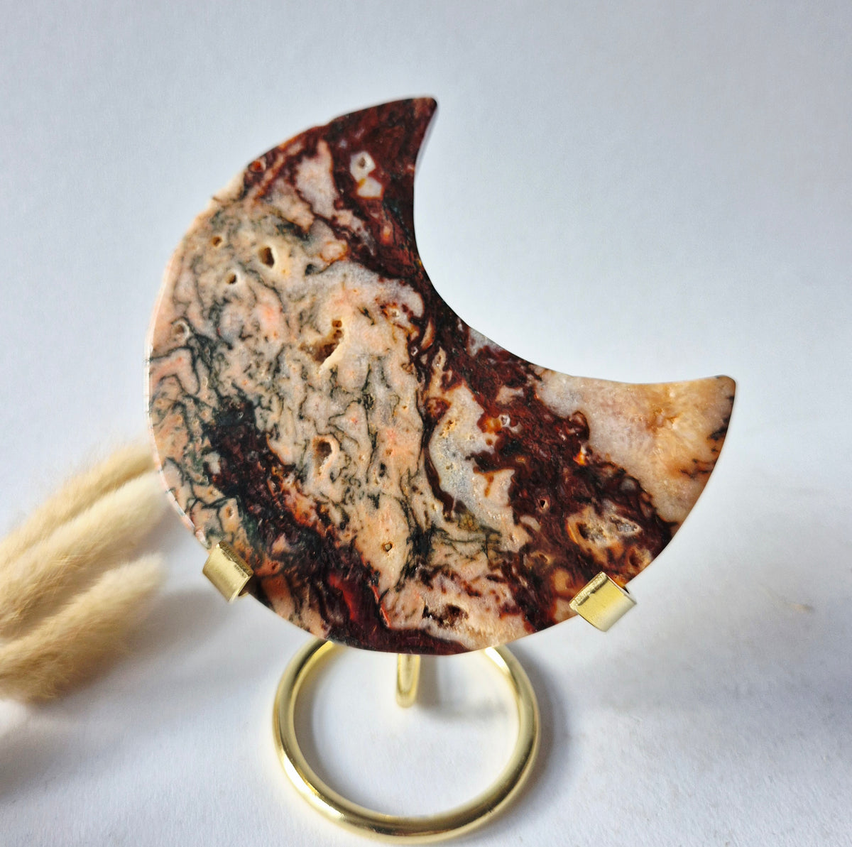 Rode Druzy Mosagaat Maan op standaard – 11-13cm Edelsteen statement piece 91