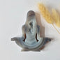 Druzy Agaat Meditatie Edelsteen Carving 10cm #17 -  Handgesneden vrouwelijke meditatievorm yoga