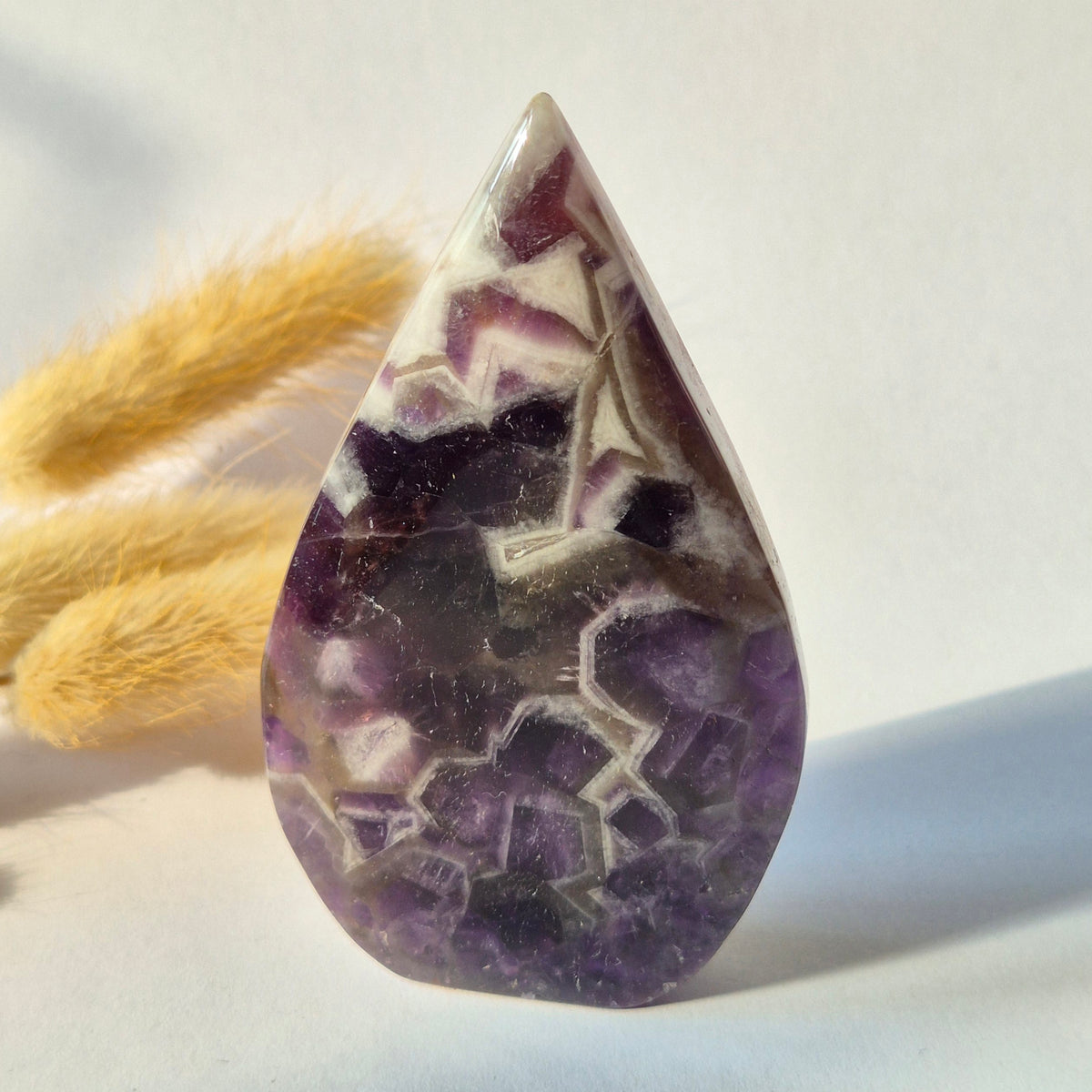 Dream Amethist - Druppelvormige Drop Staande Edelsteen Kristal - 114gram