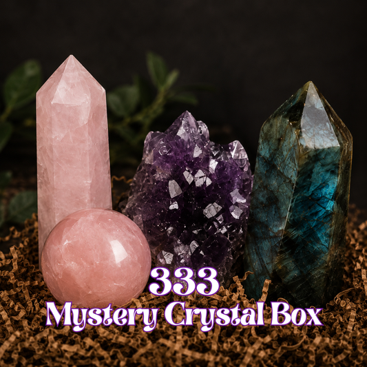 333 Mystery Crystal Box gevuld met premium edelstenen, carvings, torens, bollen en unieke verzamelstukken.