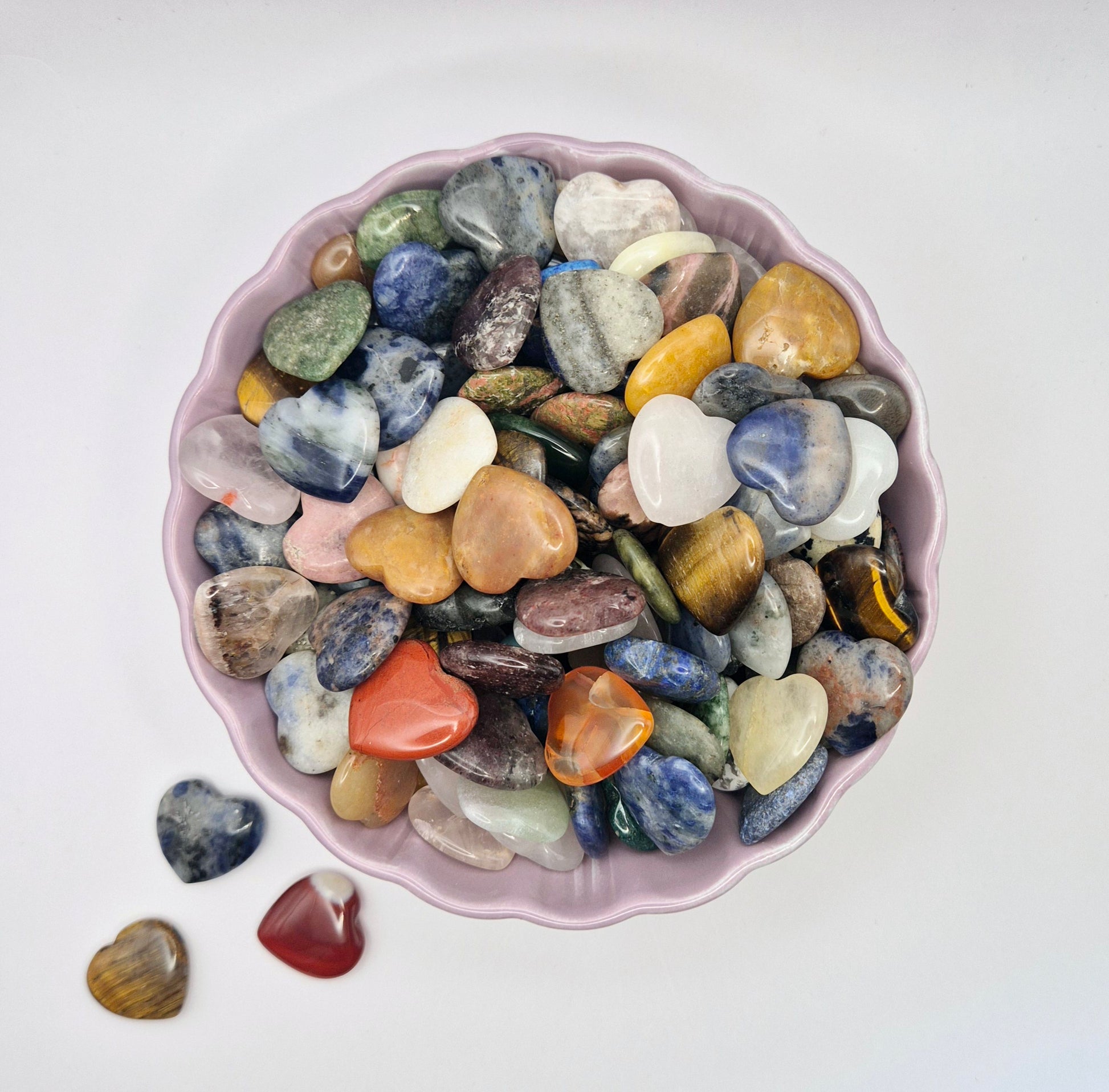 Mixed Crystals Heart Gemstone (3x3 cm) 🌈

Experience a unique blend of energies with our Mixed Crystals Heart Gemstone, intuitively chosen just for you. Each 3x3 cm heart carries a special combination of crystals, selected to bring you the perfect balance of healing, protection, and positivity.