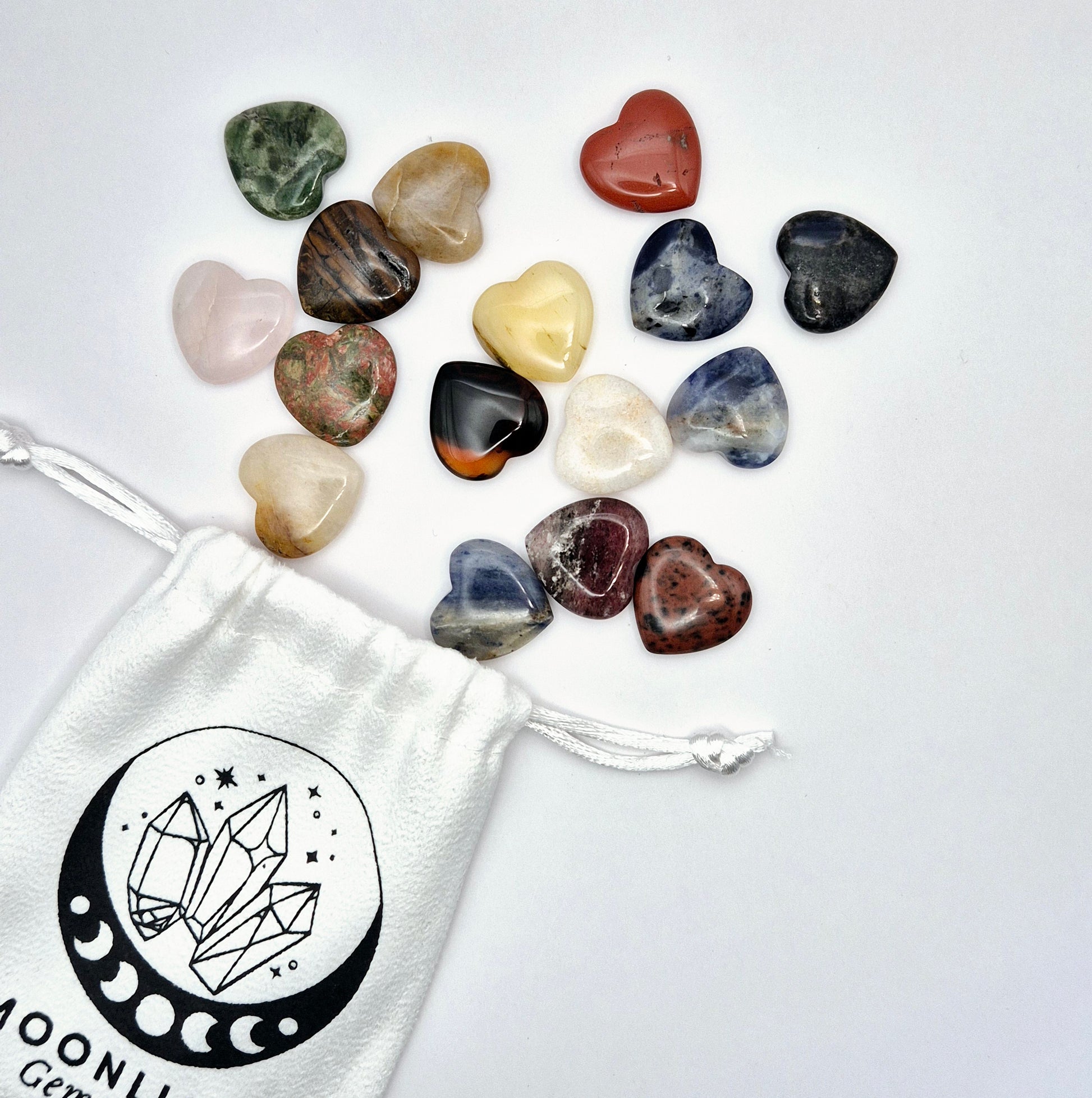 Mixed Crystals Heart Gemstone (3x3 cm) 🌈

Experience a unique blend of energies with our Mixed Crystals Heart Gemstone, intuitively chosen just for you. Each 3x3 cm heart carries a special combination of crystals, selected to bring you the perfect balance of healing, protection, and positivity.