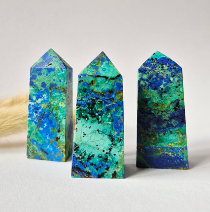 Azuriet met Chrysocolla torens van 5-6 cm met blauwe en turquoise patronen