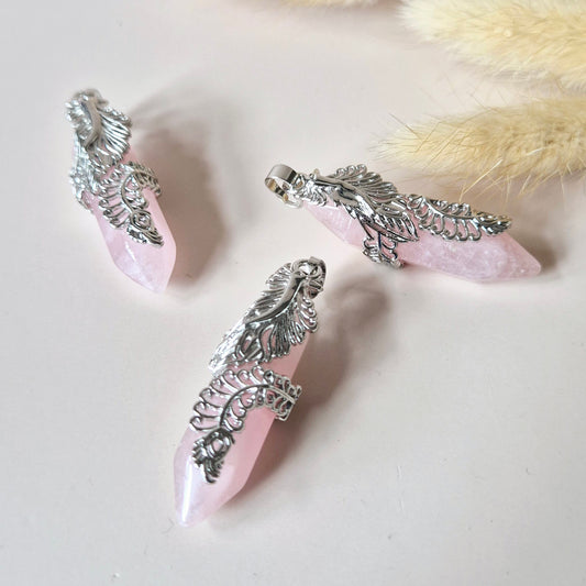 Rozenkwarts hanger met zilverkleurige houder – 4,5 cm – liefdevolle roze edelsteen

