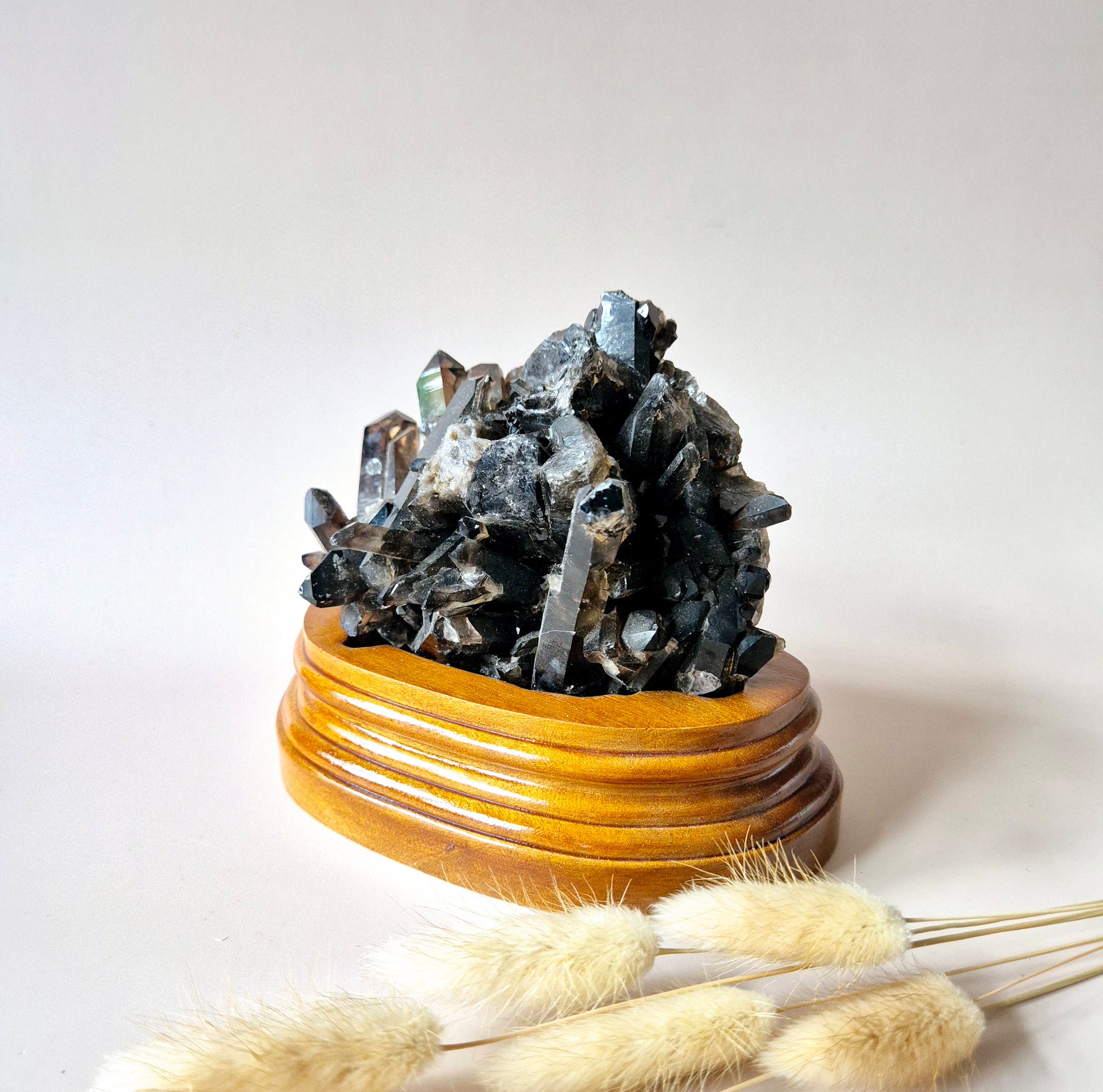 XL Ruwe Smoky Quartz Edelsteen Cluster op Houten Standaard 
