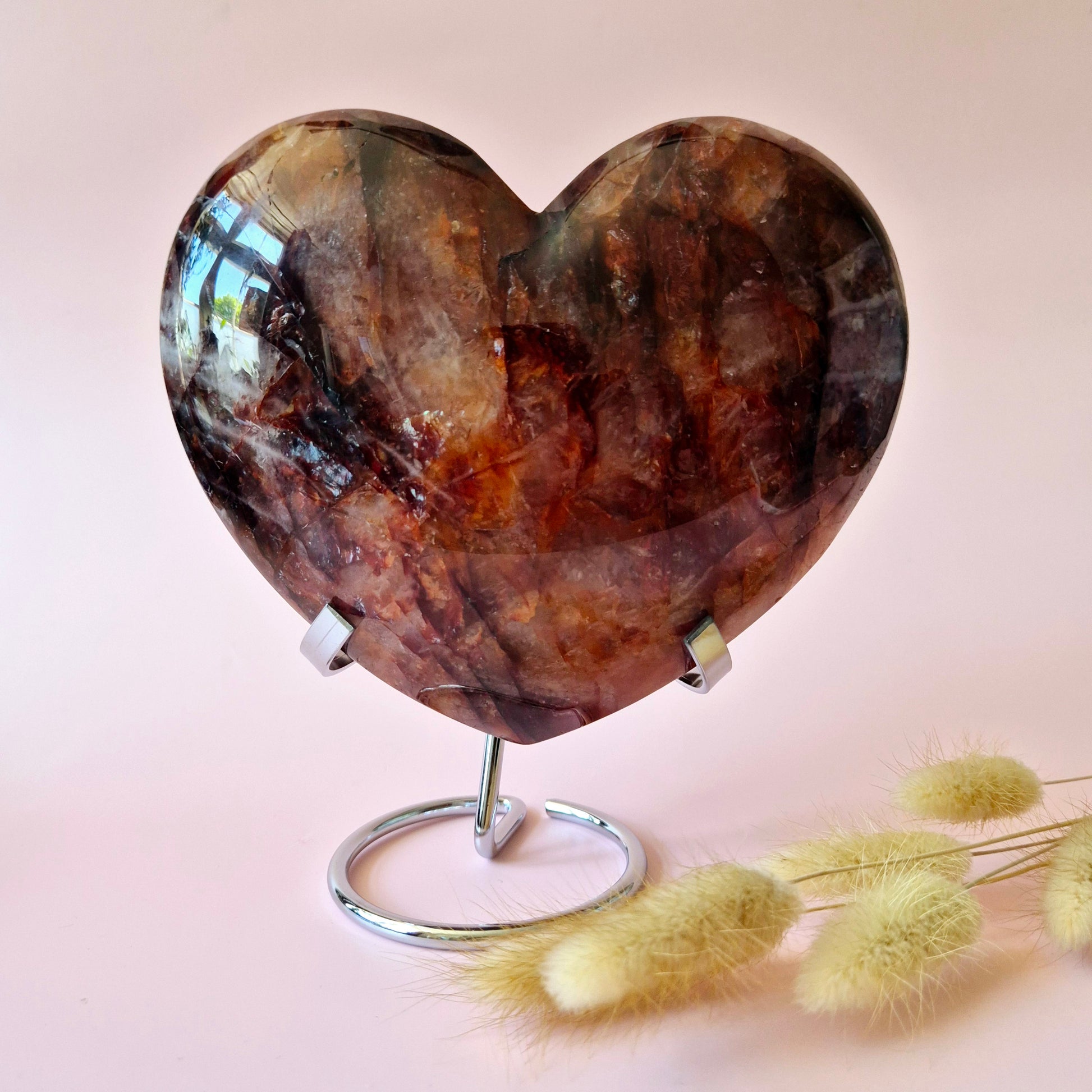 Laat je hart sneller kloppen met dit adembenemende XXL Fire Quartz hart.